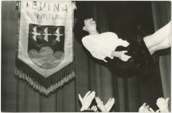 Ieva Adāviča. Tautas deju ansamblis"Ieviņa"