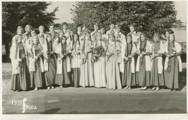 Tautas deju kolektīvs