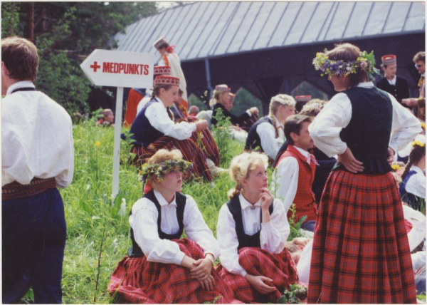 XX Vispārējie latviešu dziesmu un X deju svētki. Medpunkts