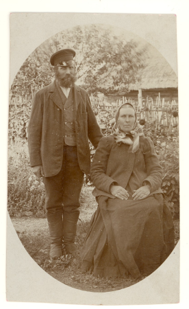 Reinis Siliņš un Anna Siliņa (dzimusi Bišentropa) dzīvojuši Bērziņos Kalsnavas pagastā