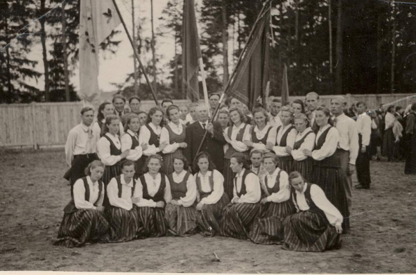 Saikavas koris Madonas apriņķa dziesmu svētkos