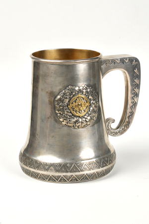 Kauss, Rīgas Latviešu biedrības balva I Vispārējo latviešu Dziesmu svētku 60 gadu atcerei Vietalvas labdarība biedrības korim. Latvija, 1933. gads. Sudrabkalis Hermanis Banks