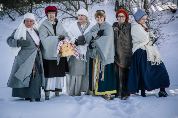 Sievu folkloras kopa "Vilcenes"