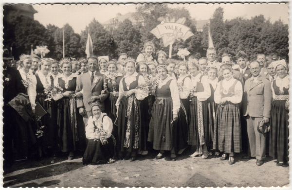 IX Vispārējo latviešu dziesmu svētku dalībnieki. Valka