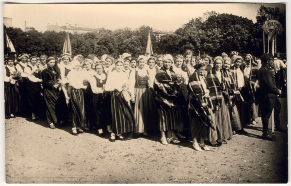 IX Vispārējo latviešu dziesmu svētku dalībnieki. Tukums