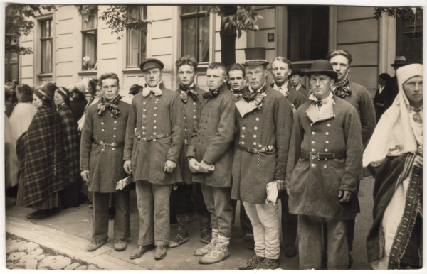 IX Vispārējo latviešu dziesmu svētku dalībnieki