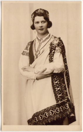 Dziesmu svētku dalībniece