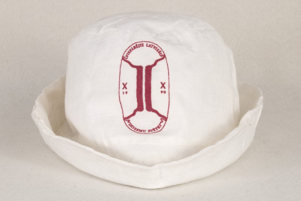 CEPURE ar XX Vispārējo latviešu dziesmu svētku emblēmu, 1990