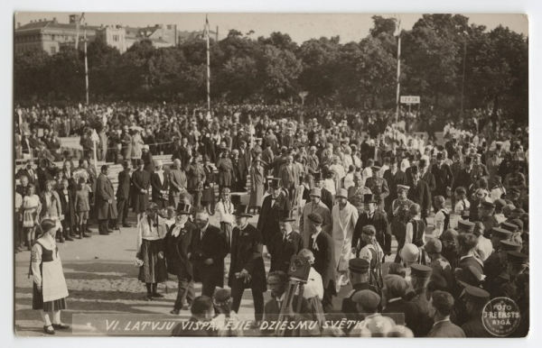 VI Latvju vispārējie dziesmu un mūzikas svētki Esplanādē