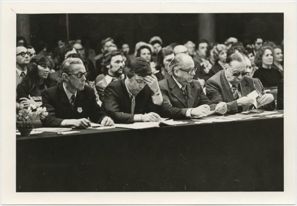 Grupas foto. Dziesmu svētku koru kara žūrijas komisija