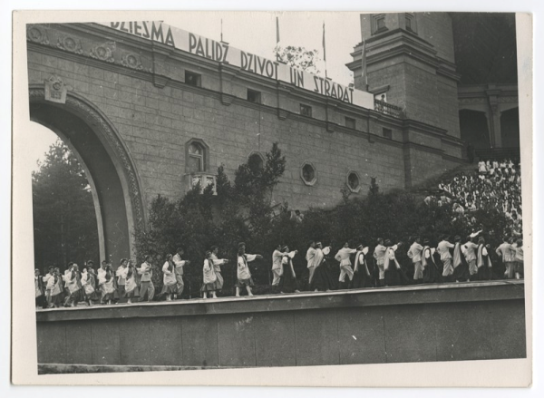 XIV Vispārējie latviešu dziesmu svētki