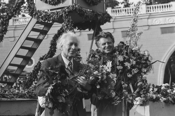 XIX Vispārējie latviešu dziesmu un deju svētki. Mežaparks. Jānis Dūmiņš un Arvīds Žilinskis