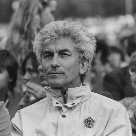 XIX Vispārējie latviešu dziesmu un deju svētki. Mežaparks. Imants Ziedonis