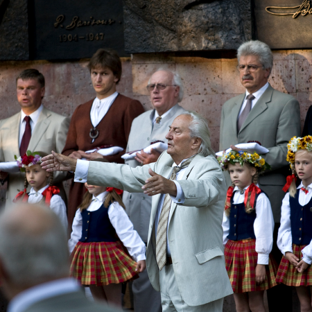 XXIV Vispārējie latviešu dziesmu un XIV deju svētki. Virsvadītāju un virsdiriģentu godināšana. Imants Kokars