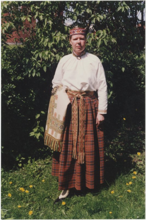 Lilitas un Anitas Rašmaņu darinātais Kruspils (Līvānu) tautastērps