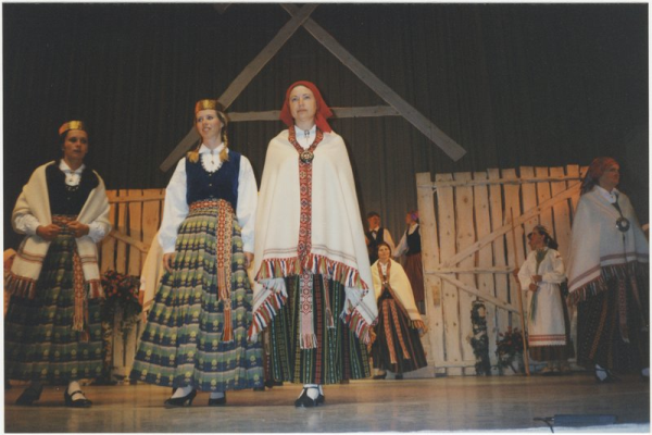 Ingrīda Kaže 1998. gada tautastērpu skatē