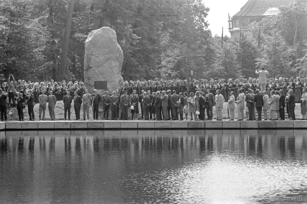 Dziesmu svētku simtgade : XVI Dziesmu svētki. Dziesmu svētku parka atklāšana