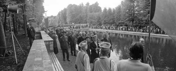 Dziesmu svētku simtgade : XVI Dziesmu svētki. Dziesmu svētku parka atklāšana