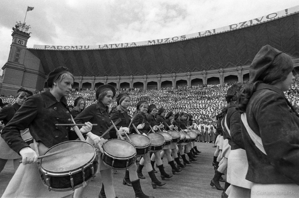 Dziesmu svētku simtgade : XVI Dziesmu svētki. Mežaparks