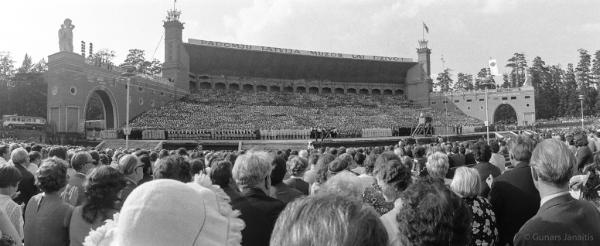 Dziesmu svētku simtgade : XVI Dziesmu svētki. Mežaparks