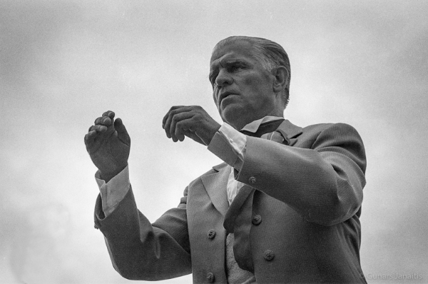 Dziesmu svētku simtgade : XVI Dziesmu svētki. Jānis Ozoliņš