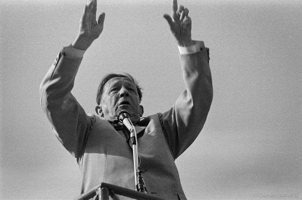 Dziesmu svētku simtgade : XVI Dziesmu svētki. Leonīds Vīgners