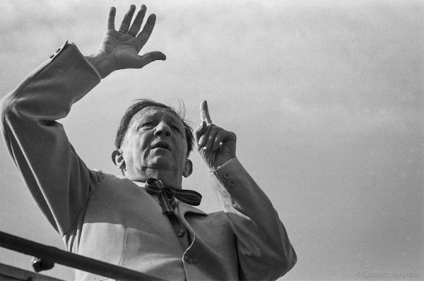 Dziesmu svētku simtgade : XVI Dziesmu svētki. Leonīds Vīgners