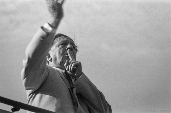 Dziesmu svētku simtgade : XVI Dziesmu svētki. Leonīds Vīgners