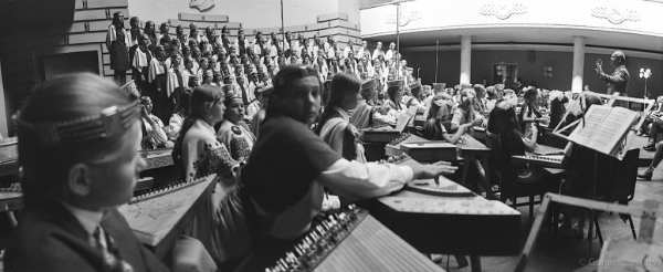 Dziesmu svētku simtgade : XVI Dziesmu svētki. LU Lielā aula