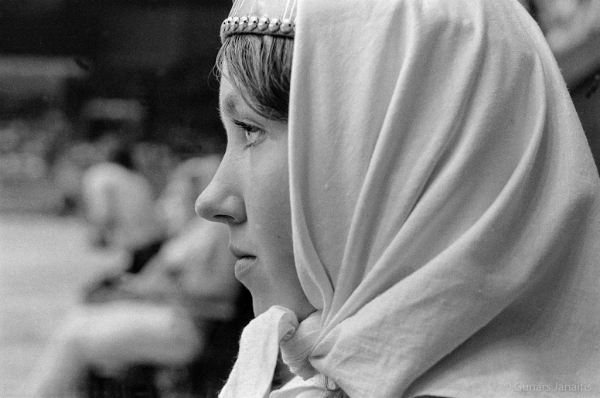 Dziesmu svētku simtgade : XVI Dziesmu svētki. Dalībniece