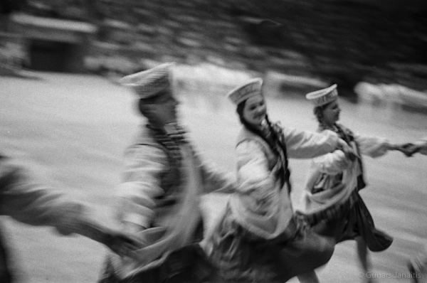 Dziesmu svētku simtgade : XVI Dziesmu svētki. Dalībnieces