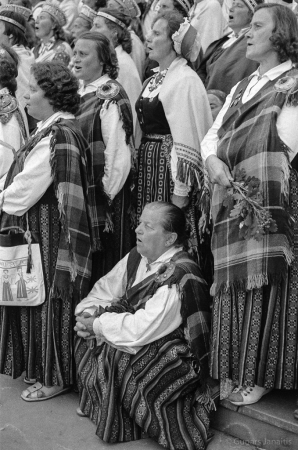 Dziesmu svētku simtgade : XVI Dziesmu svētki. Dalībnieces