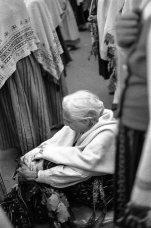 Dziesmu svētku simtgade : XVI Dziesmu svētki. Dalībniece