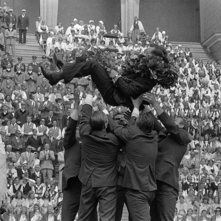 Dziesmu svētku simtgade : XVI Dziesmu svētki. Dalībnieki