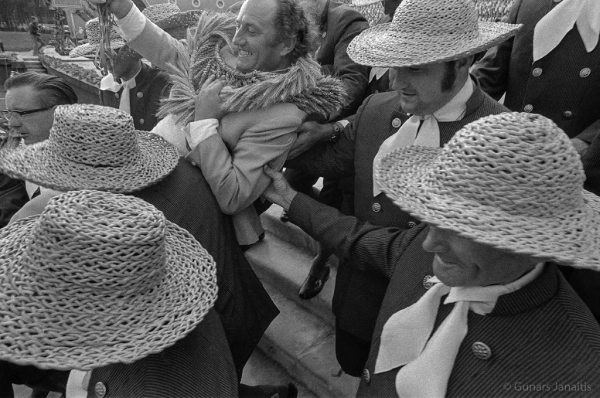 Dziesmu svētku simtgade : XVI Dziesmu svētki. Dalībnieki un Gido Kokars