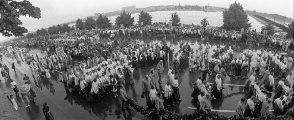 Dziesmu svētku simtgade : XVI Dziesmu svētki. Gājiens