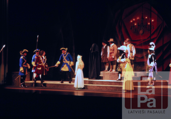 Raiņa lugas "Rīgas ragana" iestudējums Dziesmu svētkos Toronto