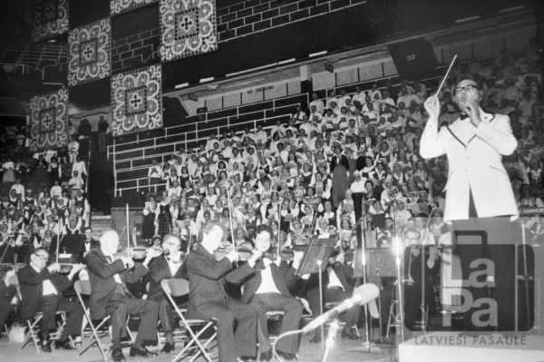 Koru kopkoncerts 7. latviešu Dziesmu svētkos Kanādā