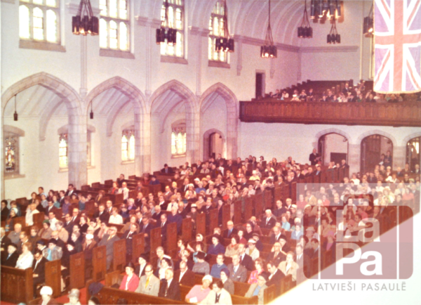 Publika garīgajā koncertā 7. Kanādas latviešu Dziesmu svētkos Toronto