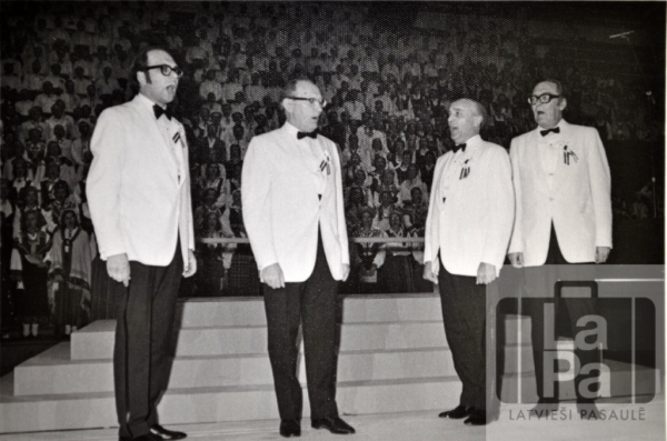 Kopkora diriģenti 5. latviešu Dziesmu svētkos Kanādā