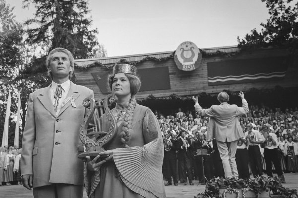 Dziesmu svētku simtgade : XVI Dziesmu svētku ieskaņa Dikļos