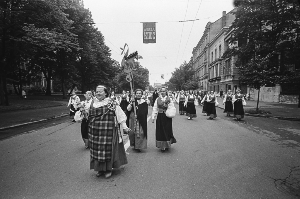XV Vispārējie latviešu dziesmu un deju svētki. Gājiens