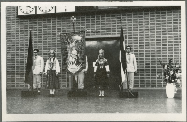 II Eiropas latviešu Dziesmu svētki. Tautisko deju parāde