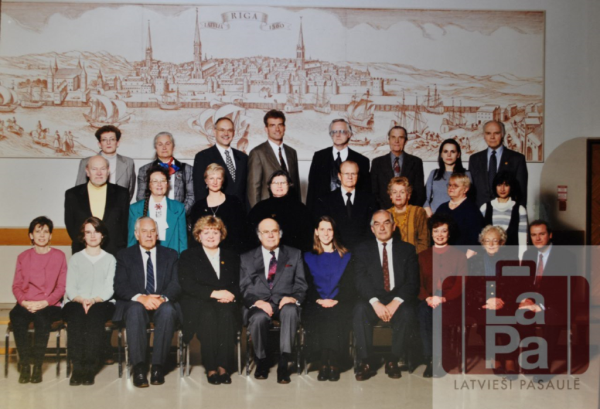 XI Latviešu dziesmu svētku Kanādā paplašinātā rīcības komiteja 1999. gadā