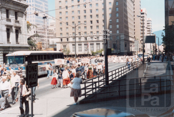 Dziesmu svētku gājiens Vankūverā