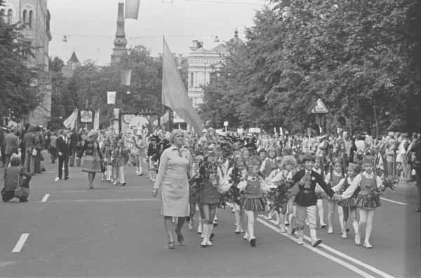 XVII Vispārējie latviešu dziesmu un deju svētki. Gājiens