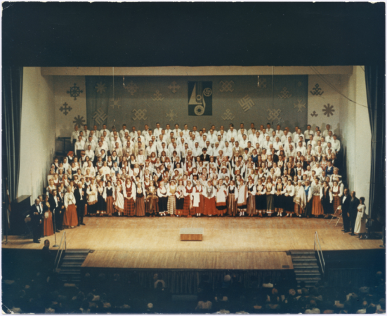 1965. gada sarīkojums Portlandē, fotogrāfija ar 2. Rietumkrasta Dziesmu svētku kopkori, Oregonā, Portlandē, 1965 : [fotogrāfija]