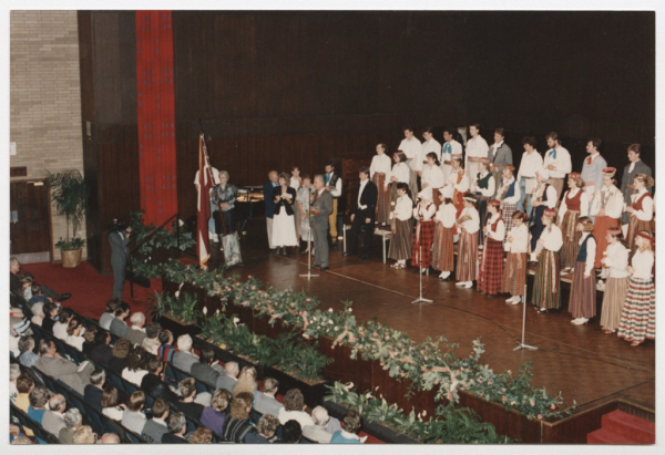 Kora "Daugaviņa" koncerts Kambervelas pilsētas nama zalē. Diriģents Kārlis Beinerts