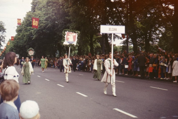 Jelgavas pilsēta XVII Vispārējo latviešu dziesmu un deju svētku gājienā