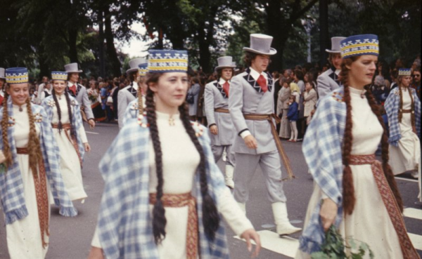 XVII Vispārējo latviešu dziesmu un deju svētku gājiens